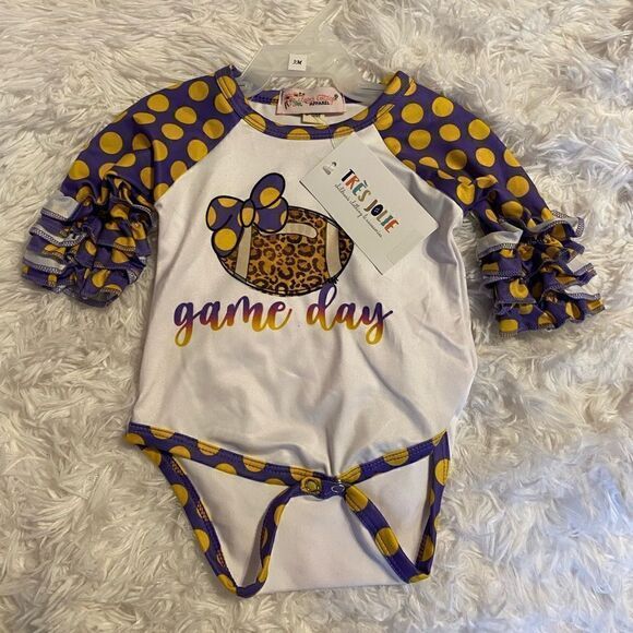 *NWT* Clover Cottage Apparel 0-6M Game Day Ruffle Onesie - Picture 1 of 5